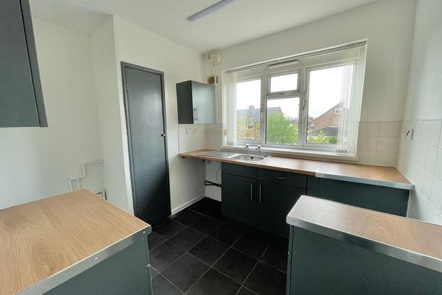 27, Durham Road, Wednesbury photo 2