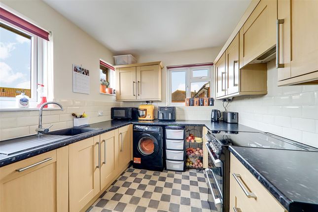 45 Southview Gardens, Worthing photo 4