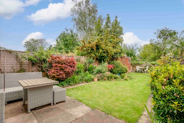 8 Riverside, Bourne End photo 3