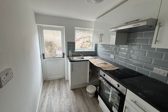 Flat 2, Torquay photo 2