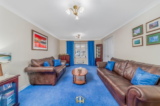 21, Colin Gibson Drive, Dundee photo 3