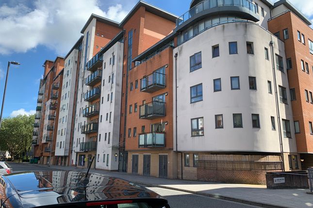 Flat for sale in Lower Canal Walk, Southampton