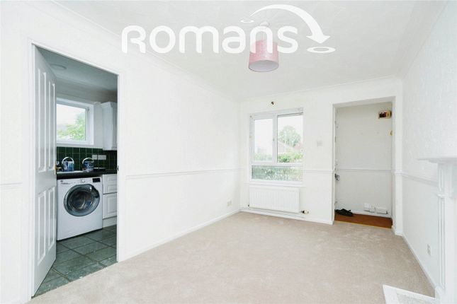 79, Thornford Drive, Swindon photo 2