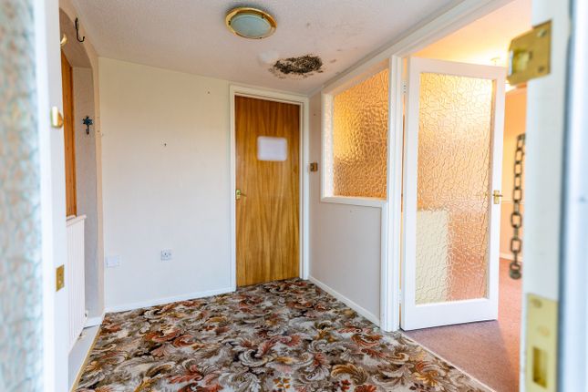49, Lakeside Avenue, Llandrindod Wells photo 4