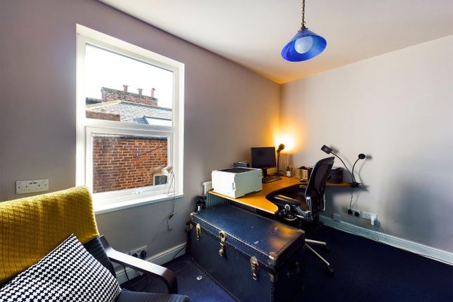 End terrace house for sale in St. Marys Walk, Scarborough