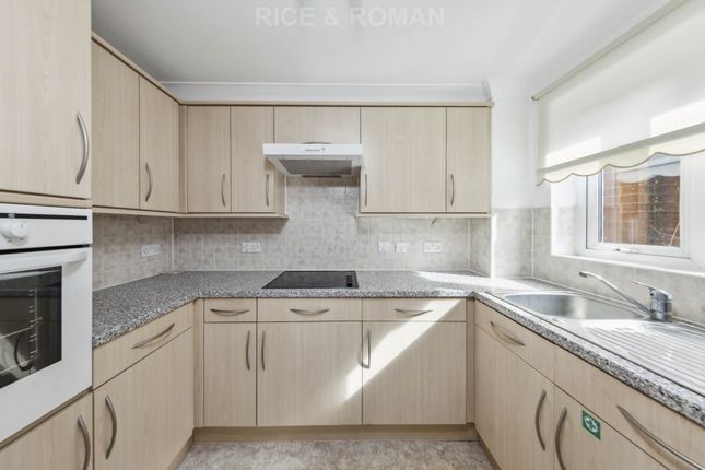 3 Calverley Court, Kingston Road, Epsom photo 3
