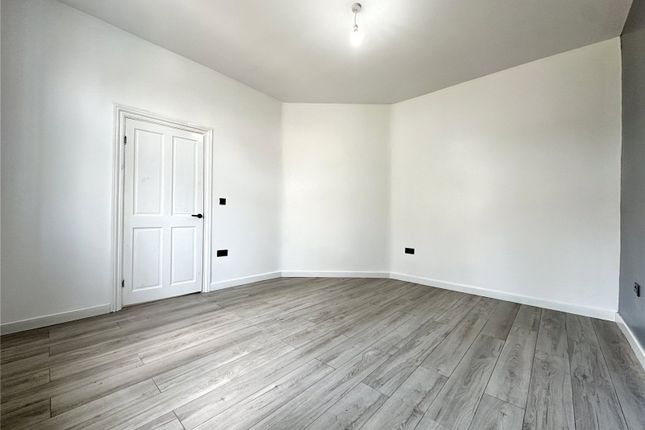 2, Chandos Avenue, West Yorkshire photo 4