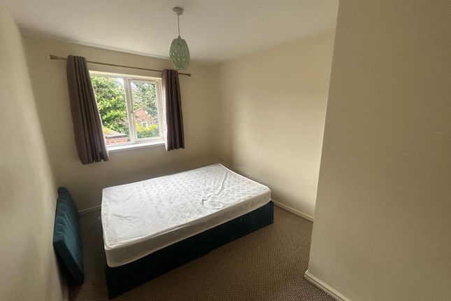 Flat to rent in Gravelly Lane, Erdington, Birmingham