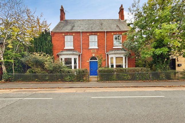 4-bed detached on High Street, Sleaford, £495,000
