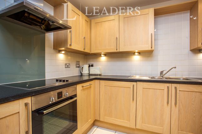 Flat 3, William Booth Place, Woking photo 4