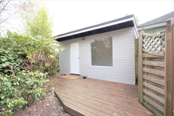 Waxwell Lane, Pinner photo 3