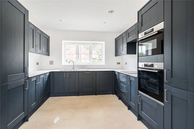 12, Orchard Way, Tadley photo 2