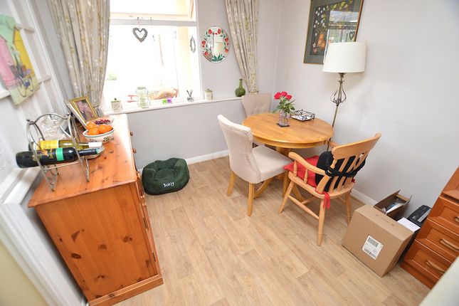 32 Killigrew Avenue, Saltash Cornwall, Cornwall photo 4