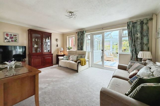 2, Mallard Avenue, Kidderminster photo 4