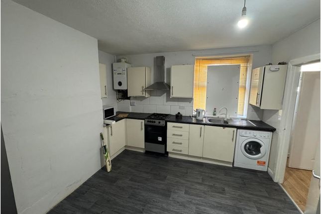 60, Laburnum Terrace, Huddersfield photo 4