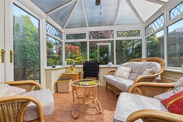57, The Roundway, Leeds photo 4