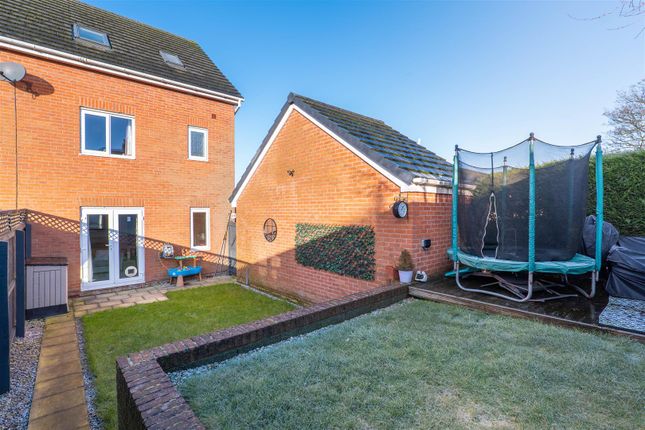 30, Triumph Avenue, Chorley photo 4