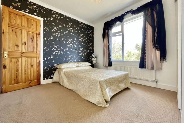 248 Chickerell Road, Weymouth photo 4