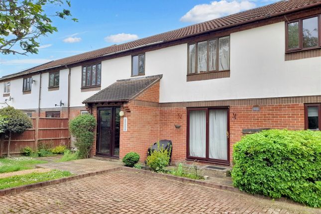 Thumbnail Flat for sale in Warren Way, Barnham, Bognor Regis