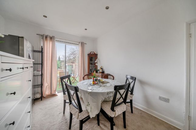 106, Selworthy Road, London photo 2