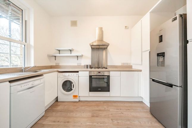 Flat 3, 50, Grange Park, London photo 3