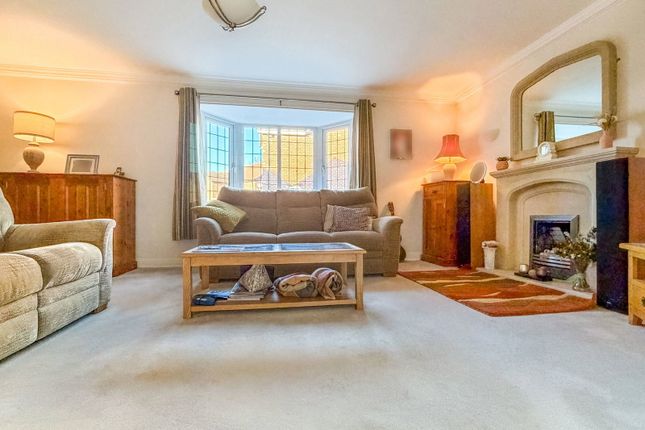 8, Royal Garth, Beverley photo 3
