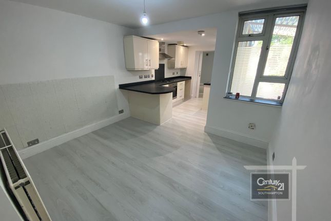 14, Lake Road, SOUTHAMPTON photo 4