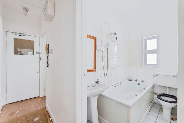 Flat 3, 54, Connaught Road, Cardiff photo 2