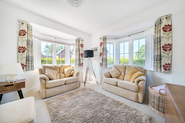 20, Worcester Drive, Cranleigh photo 3