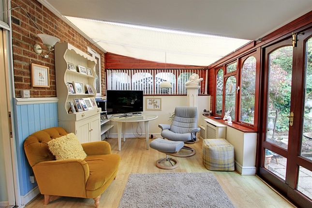 334, Toms Lane, Bedmond photo 4