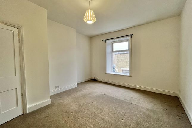 29, Derby Street, Glossop photo 5