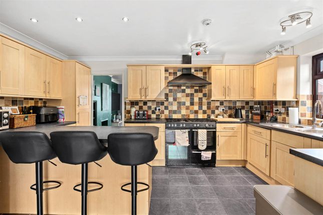 37, Hyde Avenue, Hitchin photo 2