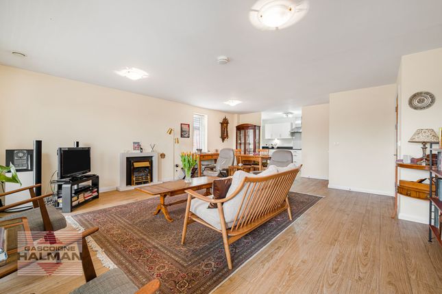 27 Lawson Grange Holly Road North, Wilmslow photo 2