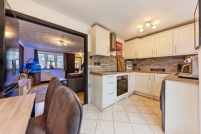 3, Holly Close, Grantham photo 3