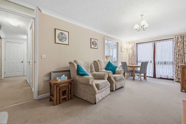 15 Park Lodge Queens Park Avenue, Billericay photo 3