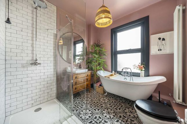 223, Westmount Road, London photo 4