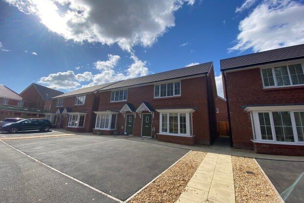 Thumbnail Property to rent in Loom Crescent, Preston