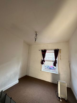 Terraced house to rent in Dartmouth Terrace, Bradford, West Yorkshire