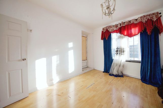 Flat for sale in North Circular Road, London