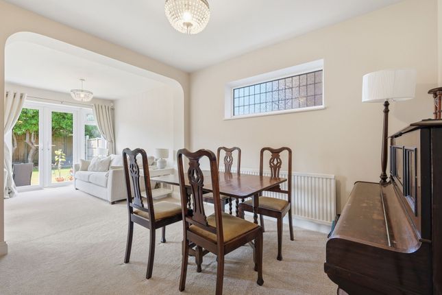2 First Avenue, Billericay photo 4