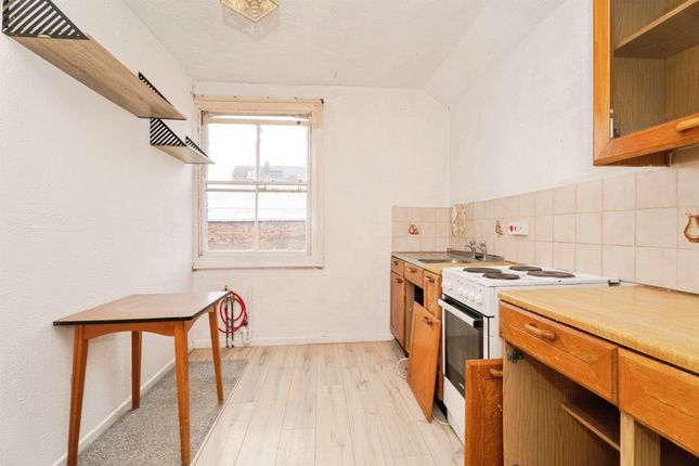 Flat 3, 14, Cabbell Road, Cromer photo 2