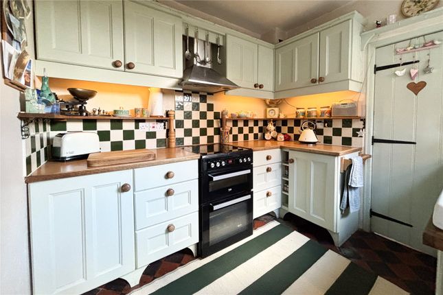 92, West End, Westbury photo 3