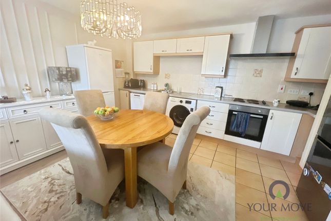 11, Heron House, Tipton photo 2