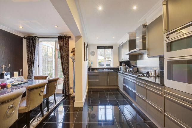 Terraced house for sale in Lindsay Square, London