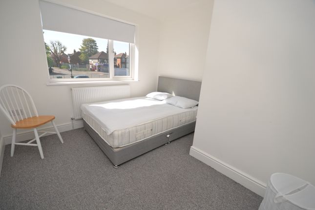 Flat to rent in Derby Road, Beeston, Nottingham