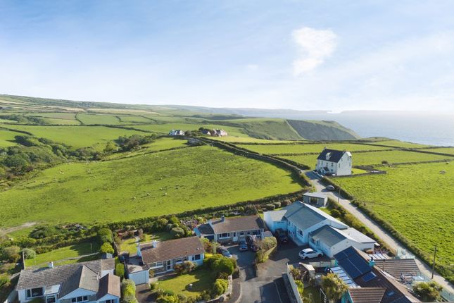 18, Atlantic Close, Cornwall photo 2