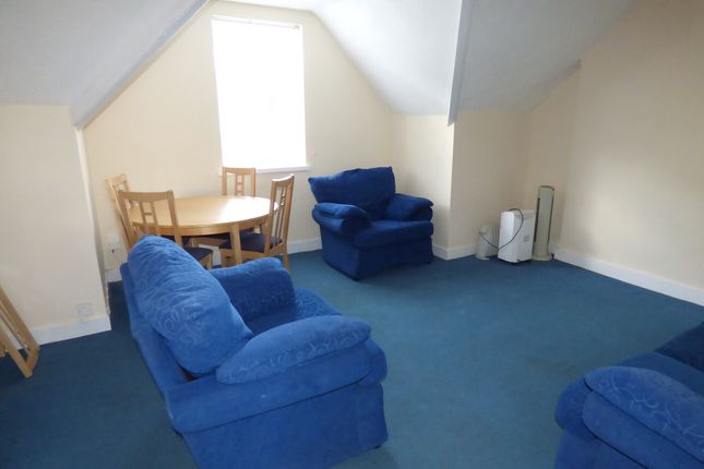 7, tavistock court, LUTON photo 3