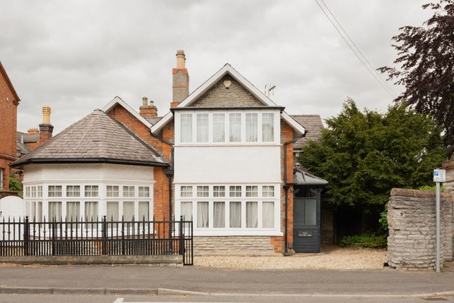 The Gables, 9 Beacon Hill Road, Newark photo 2