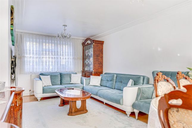 16, Sebastopol Road, Edmonton photo 5