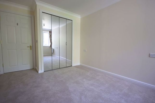 Flat for sale in Pheasant Court, Watford